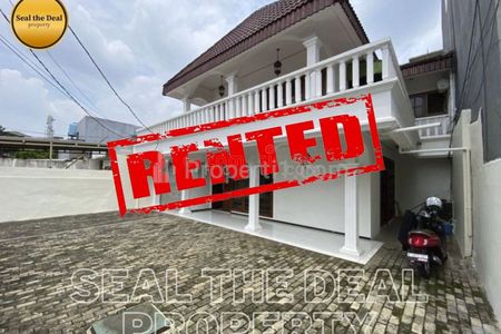 Disewakan Rumah Bisa untuk Kantor di Kebayoran Baru Jakarta Selatan STD596