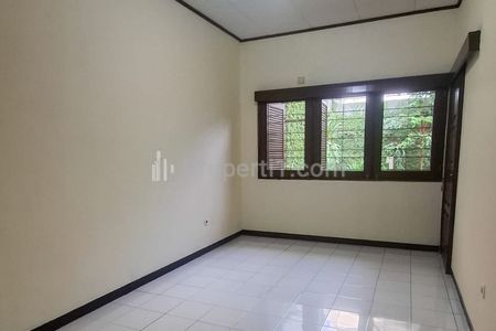 Dijual Rumah Kosong di Bintaro Jaya Sektor 1, Jakarta Selatan