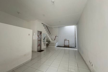 Disewakan Rumah 2 Lantai Lokasi Strategis di Talaga Bestari Balaraja Timur Tangerang