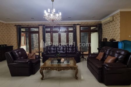 Disewakan Rumah Besar 5 Bedrooms di Lokasi Kuningan, Jakarta Selatan