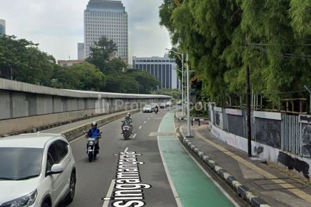 Dijual Rumah Tua di Jl. Sisingamangaraja, Kebayoran Baru, Jakarta Selatan