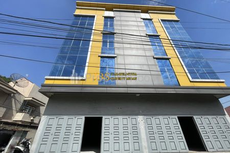Dijual/Disewakan Ruko Kondisi Kosong di Jalan KL. Yos Sudarso - Medan