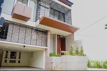 For Sale Brand New Townhouse at Kemang, South Jakarta - Land Area 174m2, 5 Bedrooms