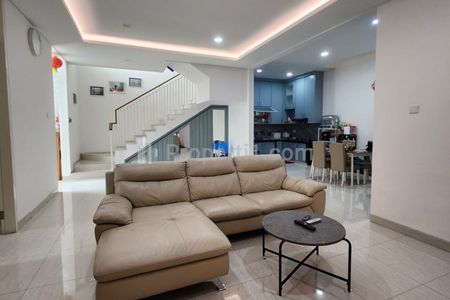 Dijual Rumah Grand Pakuwon - Cluster Brisbane - Semi Furnished Dekat Food Junction, Sekolah Sampoerna Academy , Margomulyo, Tandes, Akses Tol