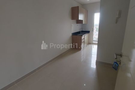 Disewakan Apartemen Madison Park Dekat Mall Central Park - 1 BR Unfurnished