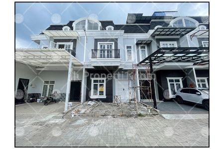 Jual Rumah  Komplek The Exclusive Residence Jalan Perbatasan - Medan