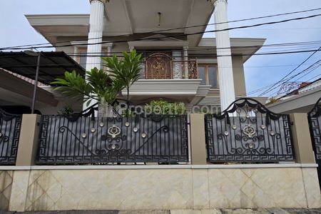 Dijual Rumah Secondary Posisi Hook di Jatiwaringin Jakarta Timur