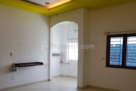 Disewa Rumah 2 Tingkat di Komplek Cemara Hijau, Deli Serdang - Medan