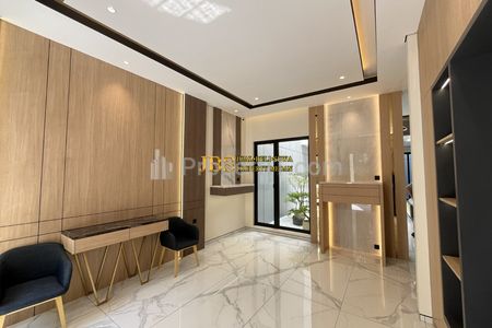 Dijual Rumah 3,5 Tingkat di Komplek Citraland Gama City - Medan Cluster Raffles Place