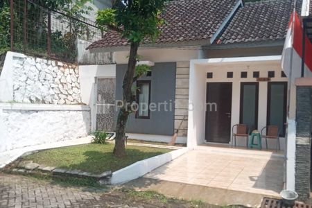 Disewakan Tahunan Rumah Asri dan Bebas Banjir di Puri Duren Asri Blok B /18 Jatiasih Bekasi