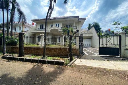 Dijual Rumah Hitung Tanah Dekat Sekolah Cikal Lebak Bulus Jakarta Selatan