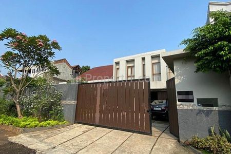 Dijual Rumah Mewah di Komplek Deplu, Jakarta Selatan