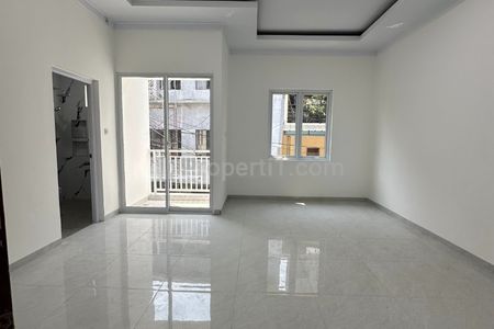 Dijual MURAH Rumah di Duri Kepa Jakarta Barat dengan PROMO INDENT