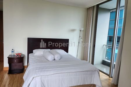 Dijual Apartemen Residence 8 Senopati 2+1 BR Fully Furnished Sangat Luas