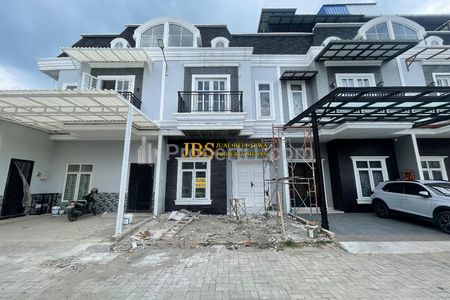 Dijual Rumah di Komplek The Exclusive Residence Jalan Perbatasan - Krakatau, Medan