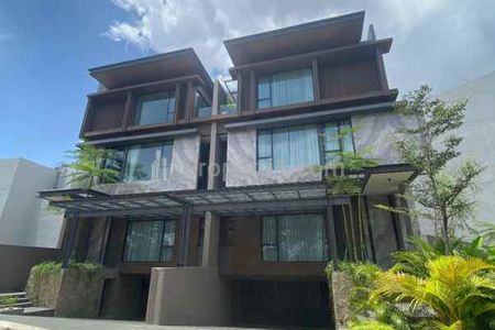 Dijual Rumah Mewah Citra Lake Villa 13 M di Jakarta Barat