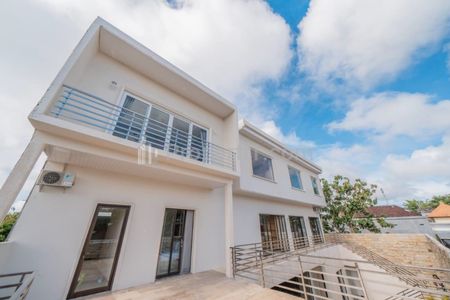 Jual Villa Aktif Minimalis di Jalan Raya Uluwatu Pecatu Kuta Bali