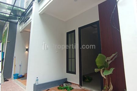 Dijual Rumah Baru Full Furnished Akses Motor di Utan Kayu Matraman Jakarta Timur
