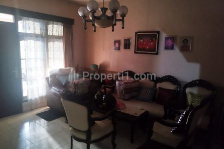 Dijual Rumah 2,5 Lantai di Jalan Barata Jaya, Surabaya