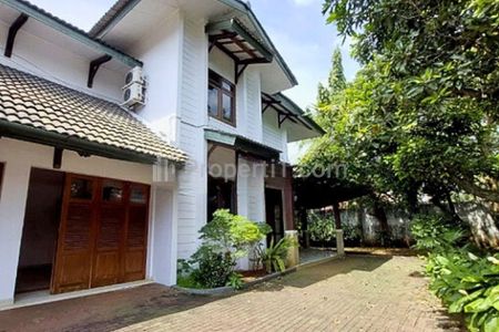Dijual Cepat Rumah Luas di Area Kemang Jakarta Selatan STDN0164