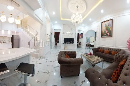 Sewa Harian Villa di Kota Batu Dekat Alun-alun Kota Batu, Museum Angkut, Jatim Park 1, Jatim Park 2, Lippo Plaza Batu, BNS Batu Night Spectacular