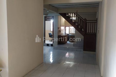 Disewakan Rumah Strategis di Sarijadi Bandung