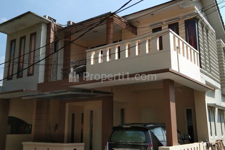 Jual Rumah 2 Lantai Low Price di Villa Dago Pamulang Tangerang Selatan