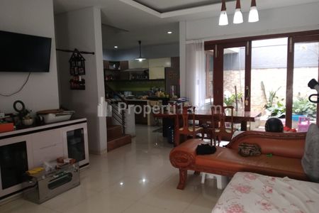 Disewakan Rumah Strategis Gegerkalong Bandung