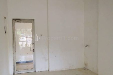 Sewa Ruko Depan Loby Mediterian Lokasi Strategis di Tanjung Barat, Jakarta Barat