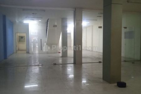 Sewa Murah Ruko Gandeng 3 Lantai di Raya Fatmawati, Cilandak, Dekat Kebayoran Baru, Parkir Bisa 8 Mobil, Jakarta Selatan