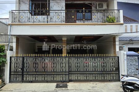 Dijual Rumah Secondary Dalam Komplek One Gate di Duren Sawit Jakarta Timur