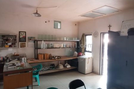 Dijual Rumah Hitung Tanah Saja Strategis Sayap Pajajaran