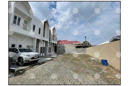 Dijual Rumah 2 Tingkat Komplek Karya Grande Jalan Karya Guru Sinumba II Medan