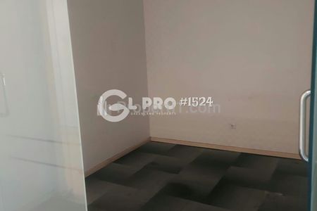 Disewa Office Space / Kantor Luas 257m2 di APL Tower di Jalan S. Parman Jakarta Barat