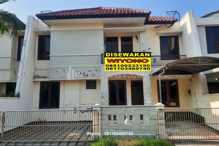 Jual Rumah Dharmahusada Regency, Bebas Pakai Kolam Renang, Lapangan Basket dan Lapangan Tenis di Surabaya