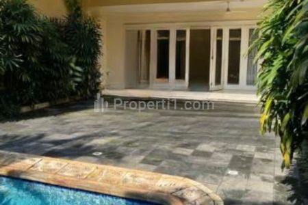 Disewakan Rumah Luas di Area Menteng Jakarta Pusat STD221