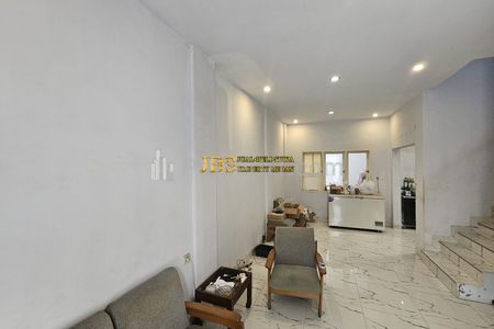 Dijual Rumah 2,5 Tingkat di Komplek Belibis Mediterania Residence - Medan Sunggal