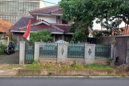 Dijual Rumah Luas di Jalan Sehat, Kebayoran Lama, Jakarta Selatan