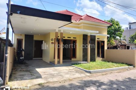 Dijual Rumah Siap Huni Selangkah ke STADION MAGUWOHARJO