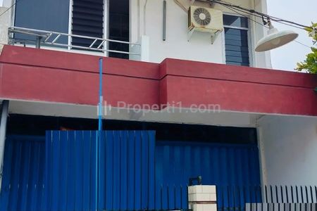 Rumah Dijual di Baratajaya Gubeng Surabaya Timur 3 Lantai Siap Huni Cocok untuk Usaha Kost