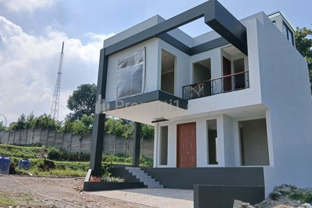 Jual Rumah Siap Huni Furnish dengan Roof Top View Cantik Termurah di Cimahi Utara