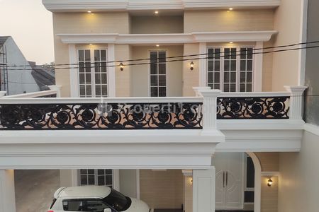 Jual Cepat! Rumah Mewah 2 Lantai di Cluster Premium Kemang Pancoran Depok