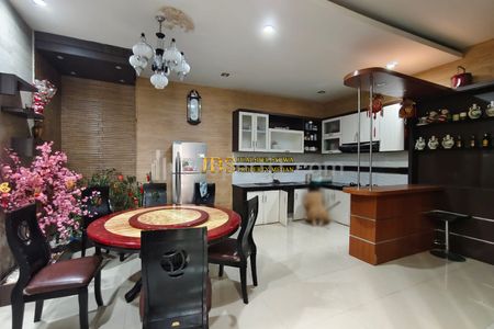 Jual Rumah 2,5 Tingkat Siap Huni di Komplek Mutiara Palace Jalan Selamat Ketaren - Medan