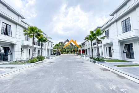 Dijual Rumah 3,5 Tingkat Siap Huni di Komplek Jewel Park Jalan Starban - Polonia, Medan