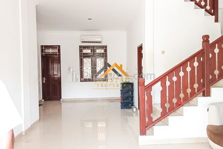 Dijual Rumah 2 Tingkat di Komplek Bumi Asri Jalan Asrama Medan