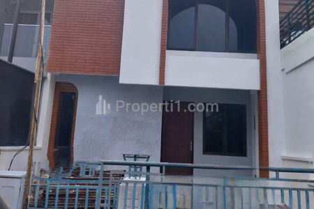 Dijual Rumah Taman Puspa Raya Citraland, Modern Minimalis 2 Lantai Lantai Full Marmer, Dekat Fresh Market Citraland, UC, Hokky Buah, Surabaya