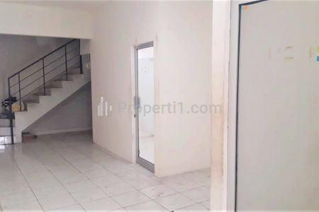 Disewakan Ruko 3 Lantai di Bintaro, Pesanggrahan, Jakarta Selatan - Kondisi Unfurnished