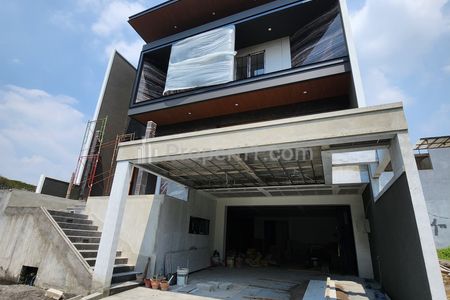 Dijual Rumah Baru Waterfront Citraland Surabaya - New Modern Bonus Semi Furnished Dekat Universitas Ciputra, Hokky Buah, Fresh Market