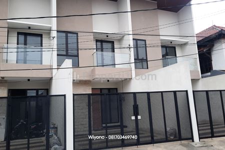 Jual Rumah Kawasan MERR Semolowaru di Jalan Semampir Tengah Surabaya Timur