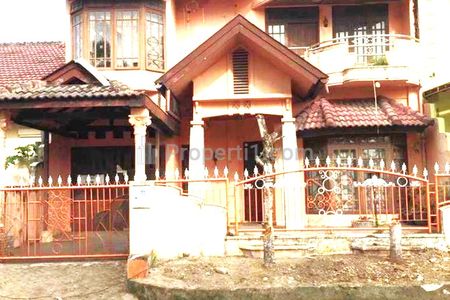 Dijual Rumah Lama Hitung Tanah di Komplek Perumahan Elit Bumi Asri Medan, Medan Helvetia